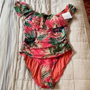 La Blanca new (tags on) one piece bathing suit